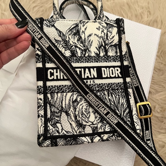 Dior Mini Vertical Book Tote on Strap - Picture 4 of 8